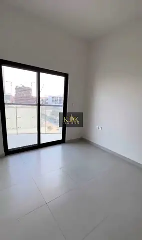 شقة بغرفة نوم واحدة | بوابة بن غاطي | شرفة مطلة على المدينة