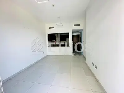 Closed Kitchen | Multiple Cheques | High Floor