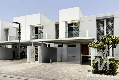 Middle Unit | Greenbelt | Well Maintained