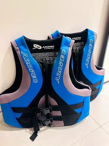 Aropec CE Approved Life Jackets Pair