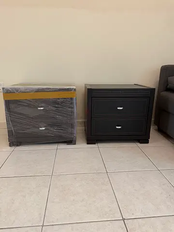 VERY HIGH QUALITY Pair of dark wood bedside nightstands - EXCELLENT condition