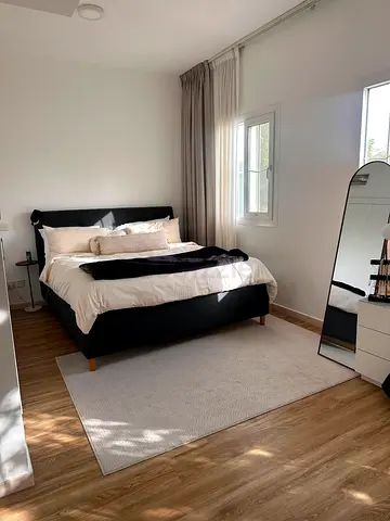 King size bed frame (180x200) with four drawer storage