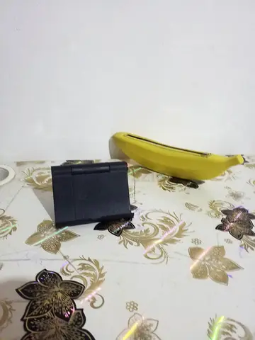 iPhone/ tablet holder(free delivery around sharjah)