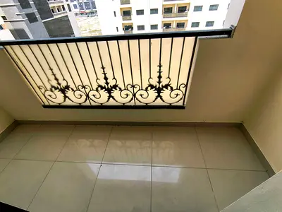 LIKE NEW NEW MUWAILEH 1 BHK 2 BATH BALCONY WARDROBE COVERED PARKING FOR FAMILY