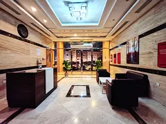 INFRONT OF MOSQUE AND NEAR TO EXIT SPACIOUS 1BHK WITH CLOSED KITCHEN AND PARKING.
