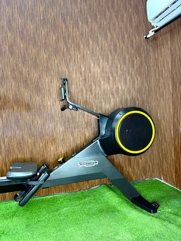 Technogym skillrow like new