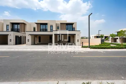 Massive | Corner Unit | Near Sports Court and Pool