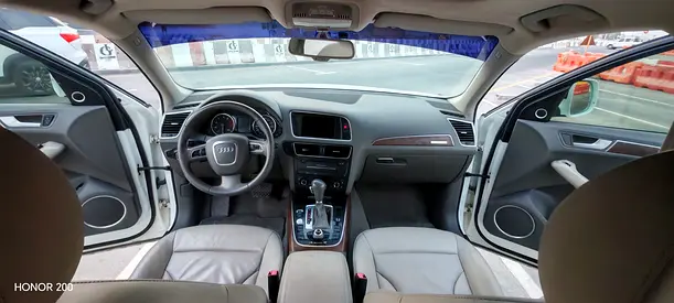 صورة 12 لـ 2011 AUDI Q5