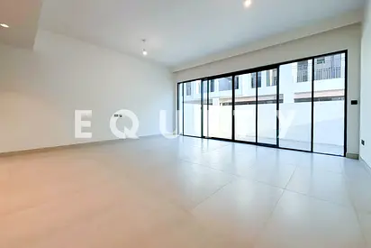 Brand New Unit | Lagoon Living | Vacant Today