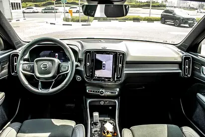 صورة 9 لـ 2024 Volvo XC40