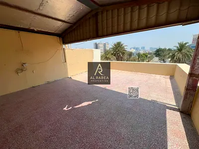 تاون هاوس قريب من الكورنيش مع غرف ماستر وروف – الرميلة