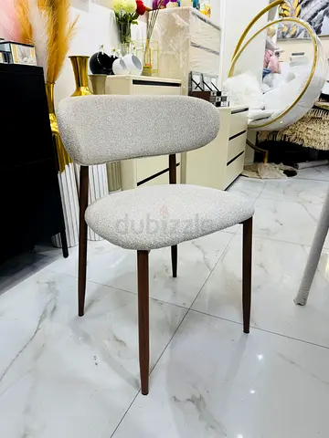 Modern Bouclé Dining Chair with Wooden Legs - Light Grey