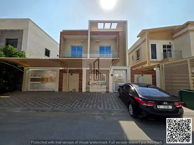 5 master bedrooms, a majlis and a lounge in Al Yasmin