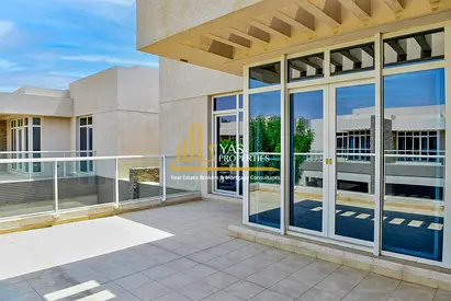Single Row | Large 3BR + Study | Modern style