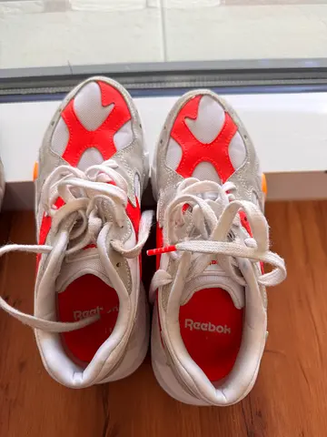 Reebok white and red shoe for boys