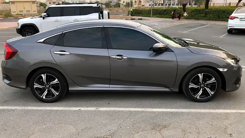 2018 Honda CIVIC — фото 4