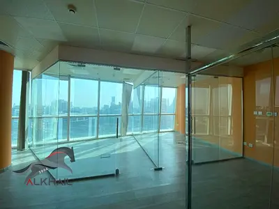 مكتب كورنر | داون تاون فيو | قواطع زجاجية