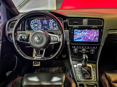 صورة 10 لـ 2019 Volkswagen GOLF GTI