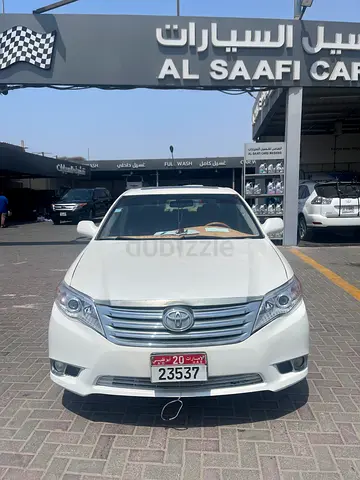 Toyota Avalon Limited 2011 - Clean Condition