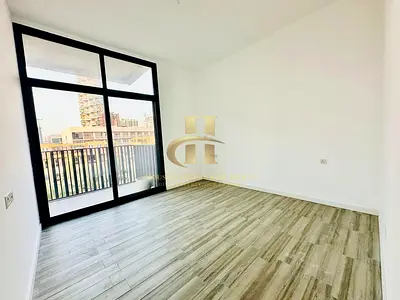 Top Location | Ellington building | Bright Unit
