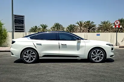 2025 FORD TAURUS 照片 4