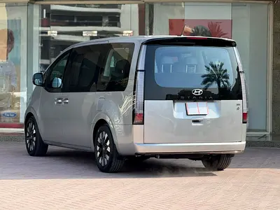 2023 Hyundai STARIA photo 9