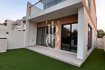 Landscaped | Park and Lake View | Corner Unit