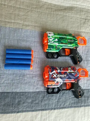 Nerf Guns X-SHOT (2 guns + bullets)