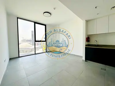 Specious 1bedroom//Laundry Room//kitchen appliances