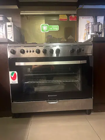 Westpoint 5-burner freestanding gas cooker with oven