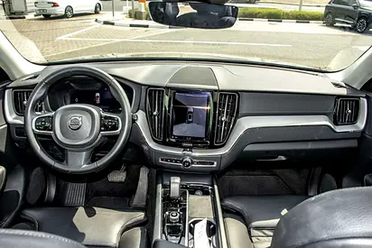 صورة 9 لـ 2023 Volvo XC60