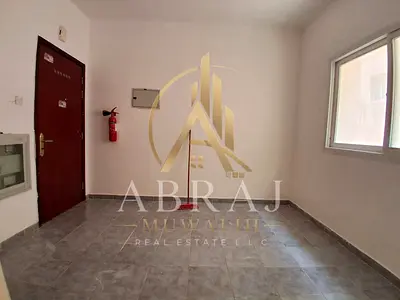 Lavish studio good building near madina rent in 16k