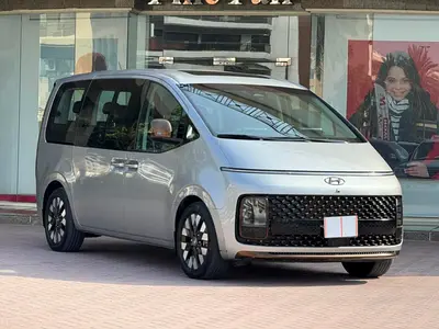 2023 Hyundai STARIA photo 2