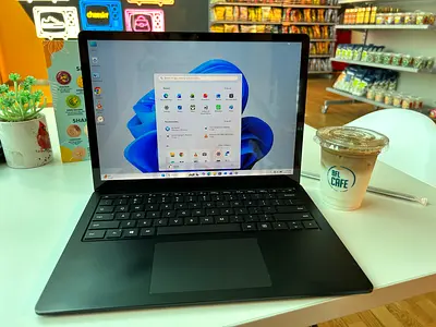 Microsoft Surface Laptop 4, Corei7 11Gen, 32GB, 512 SSD, 14” Screen, Slim-Lightweight, Black