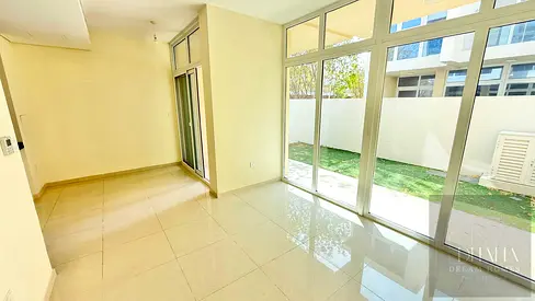 3BR Townhouse I 2-Months free I Corner Unit | Private Garden | Well Maintained