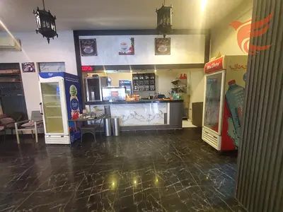 كافيه مجهز بالكامل للإيجار على كورنيش القواسم