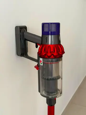 Dyson Cyclone V10 Cordless Vacuum Cleaner - Good Working Condition