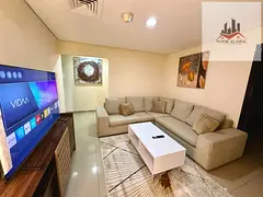 Sharjah, Al Taawun: Super-deluxe furnished apartment featuring three bedrooms, a living room, a kitc