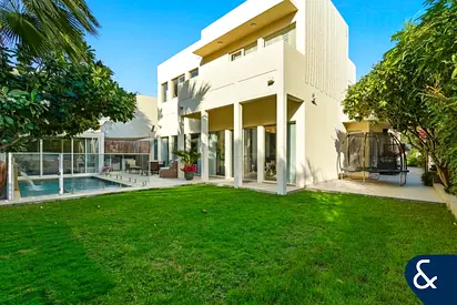 Vastu l Park Backing | Extended & Upgraded