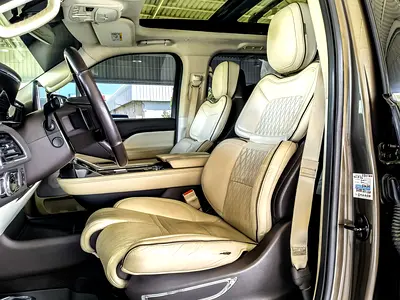 صورة 11 لـ 2019 Lincoln NAVIGATOR