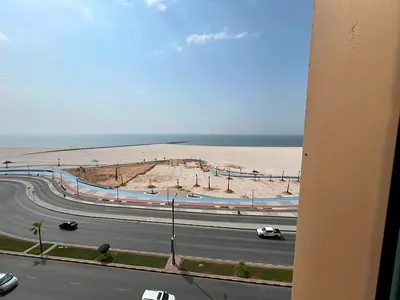 34,000 درهم سنويًا – بناية الكورنيش، مقابل البحر