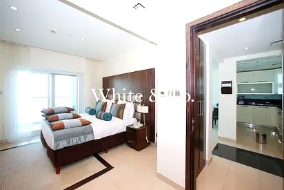 High Floor | Lake View | Bonnington Tower