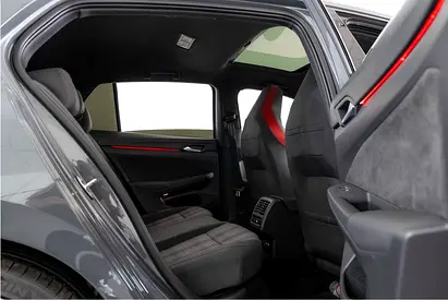 صورة 13 لـ 2024 Volkswagen GOLF GTI