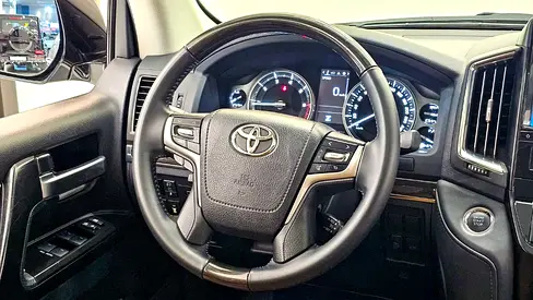 صورة 4 لـ 2021 Toyota LAND CRUISER