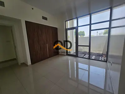 LUXURY FALAT 1BHK RENT 52K GYM POOL AND PARKING PARIM LOCATION AREA