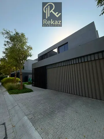 Luxury villa – Landscaped garden – Ready