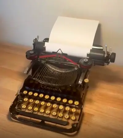 Vintage Corona Portable Typewriter - Working Display Piece