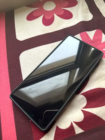 Used Samsung Galaxy smartphone - good working condition