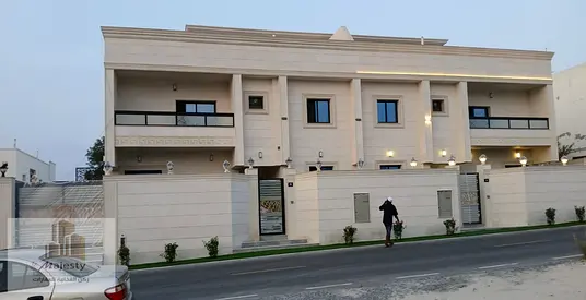 🏡 *فرصة ذهبية للسكن والاستثمار | فلتان للبيع على أرض واحدة في إمارة الشارقة – منطقة الفشت* 🌊 فرصة مميزة لامتلاك *فلتين على أرض واحدة* في موقع استرات