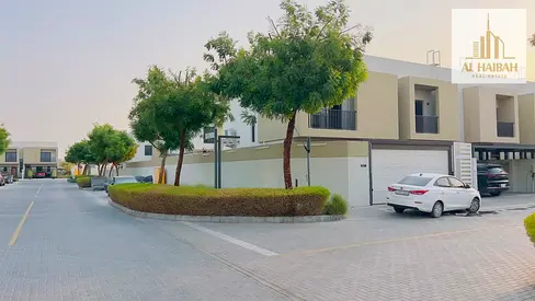 للبيع فيلا في كومباوند نسمه زاويه شارعين بدون رسوم سنويه موقع مميز جدا قريبه من جميع الخدمات